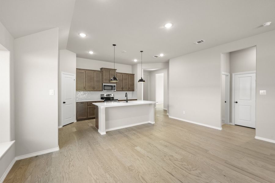 Furnished interior view inside a new home in Waterford Park, Weatherford (Image 10).