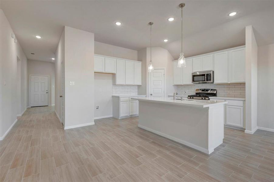 Furnished interior view inside a new home in Verandah, Royse City (Image 8).