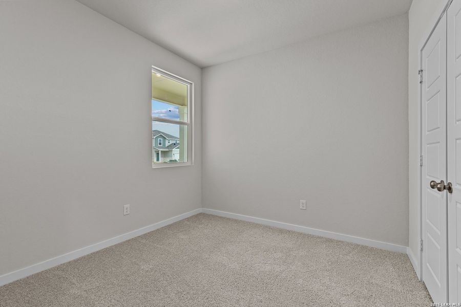 Spacious, unfurnished interior of a new home in Park Place, New Braunfels (Image 19).