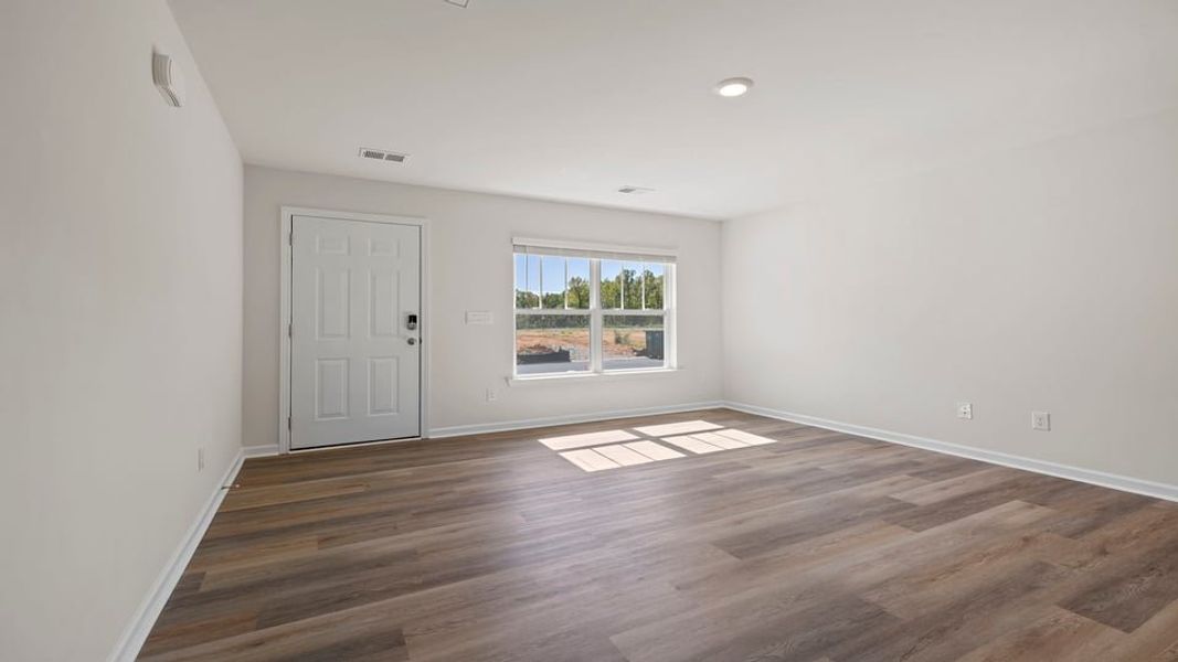Spacious, unfurnished interior of a new home in Varner Station, Woodruff (Image 17).
