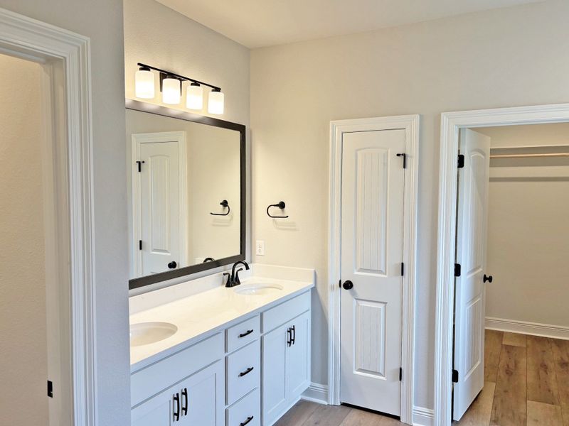 Furnished interior view inside a new home in Houston Place, Crestview (Image 9).