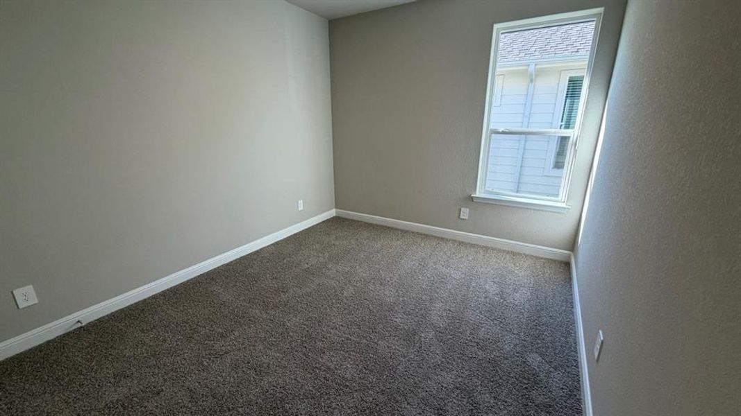 Spacious, unfurnished interior of a new home in Rock Creek Ranch, Fort Worth (Image 18).