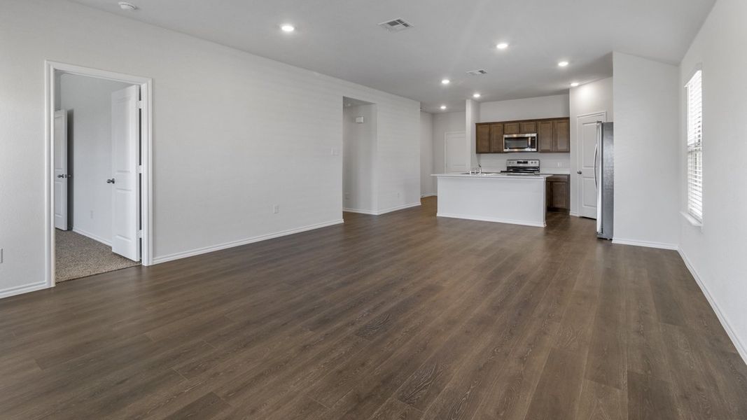 Spacious, unfurnished interior of a new home in Wildwood, Royse City (Image 20).