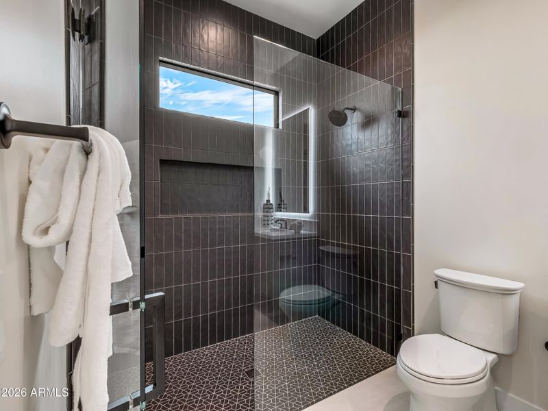 127_p2400725 127_p2400725