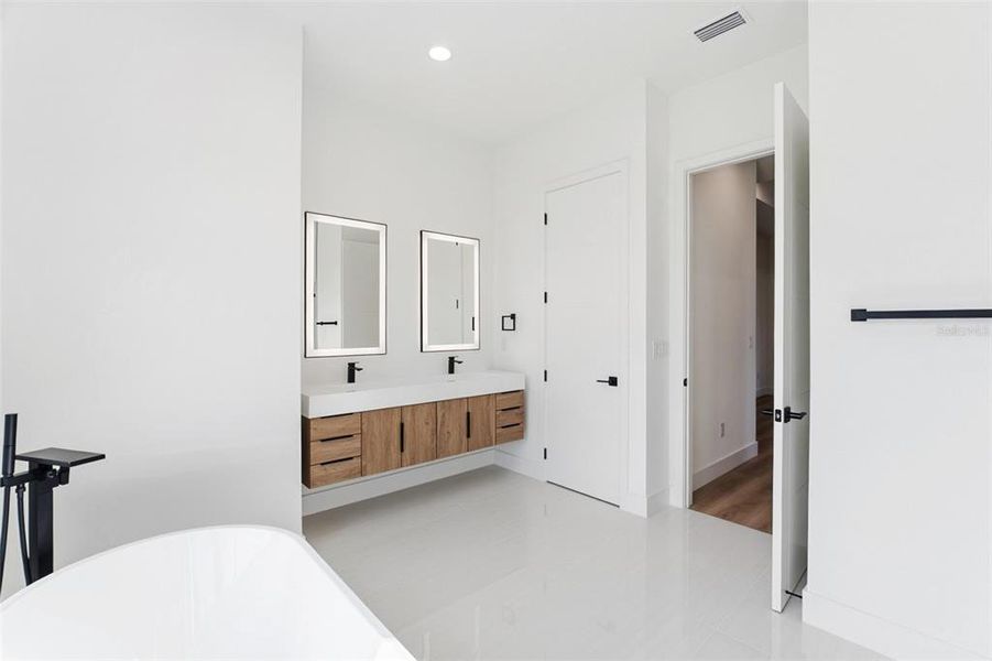 Furnished interior view inside a new home in , Port Charlotte (Image 16).