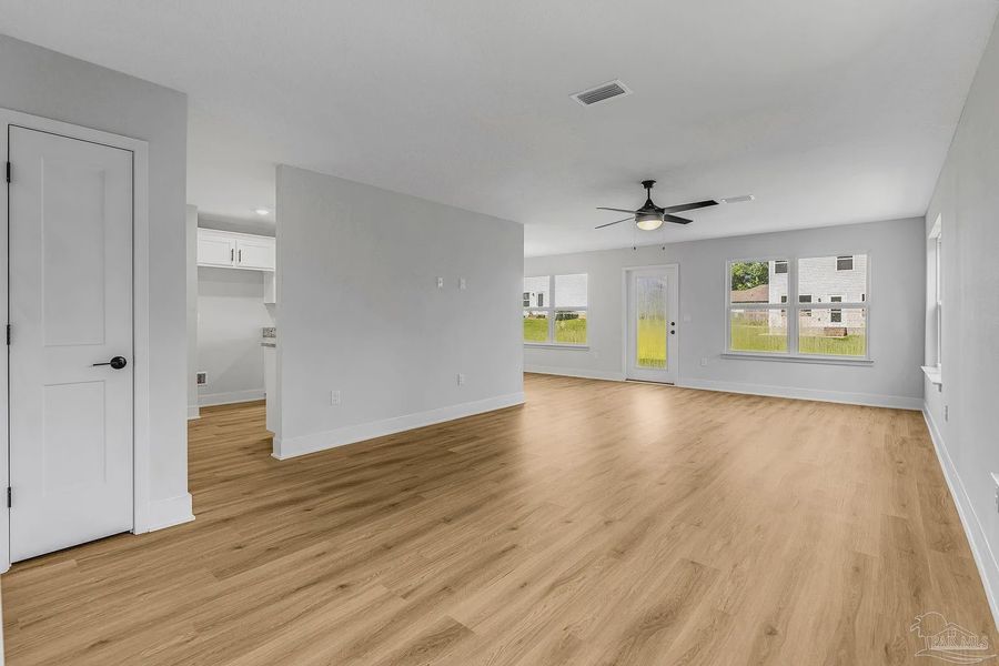 Spacious, unfurnished interior of a new home in Pine Top, Cantonment (Image 9). Spacious, unfurnished interior of a new home in Pine Top, Cantonment (Image 9).