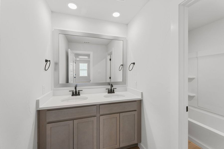 Image 35 representing the Colorado by Hakes Brothers in Veranda Designer, San Antonio, TX.