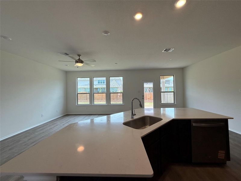 Spacious, unfurnished interior of a new home in River Bluff, Leander (Image 28). Spacious, unfurnished interior of a new home in River Bluff, Leander (Image 28).