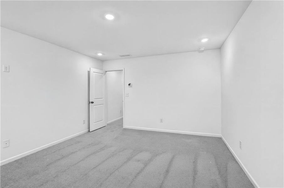Spacious, unfurnished interior of a new home in Timber Ridge, Douglasville (Image 34). Spacious, unfurnished interior of a new home in Timber Ridge, Douglasville (Image 34).