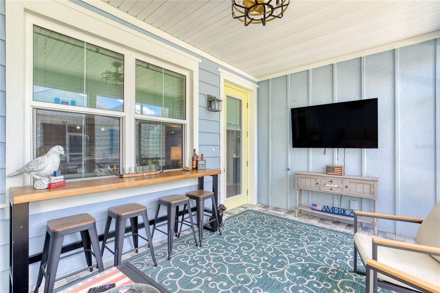 Exterior details and patio area of a home in , Daytona Beach (Image 22).