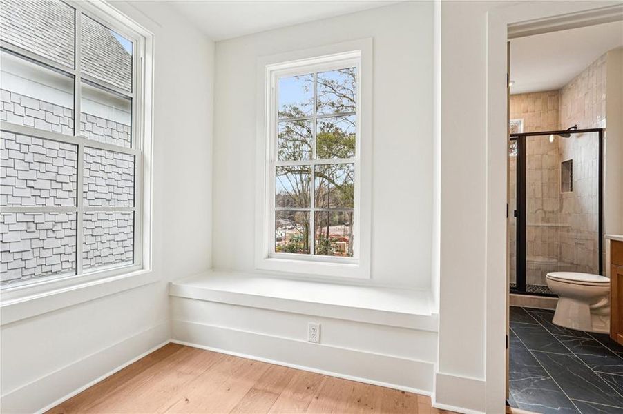 Spacious, unfurnished interior of a new home in Park Walke, Alpharetta (Image 29).