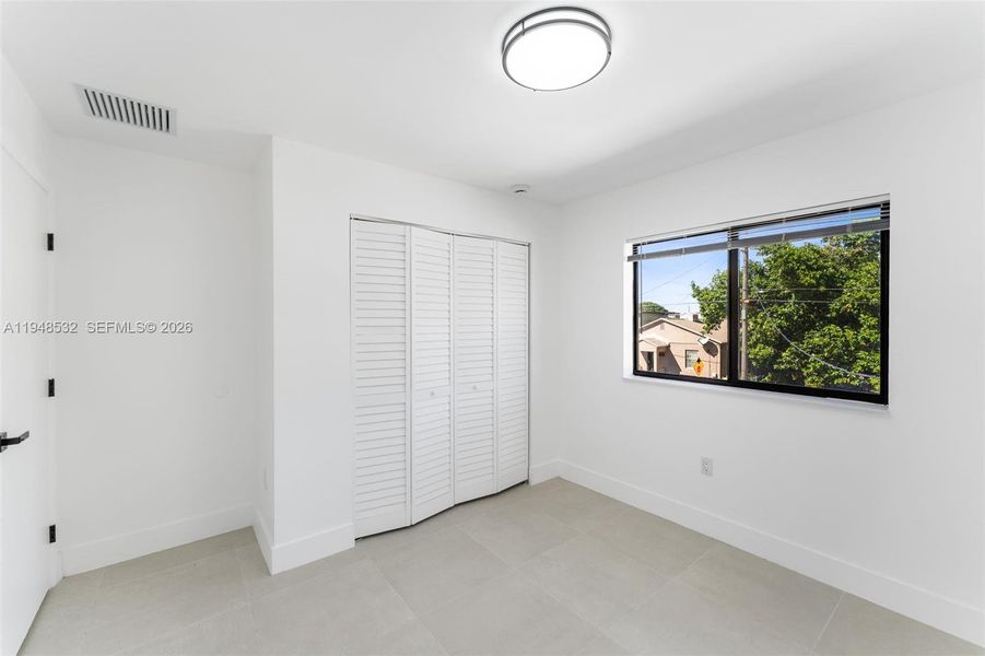 Spacious, unfurnished interior of a new home in , Miami (Image 22).