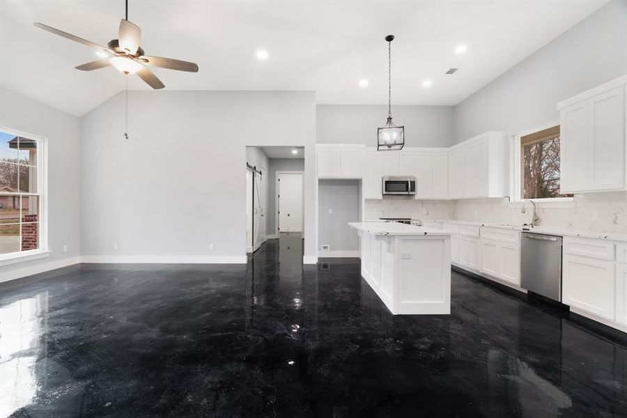 Spacious, unfurnished interior of a new home in , Blossom (Image 19).