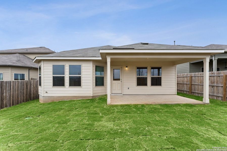 Exterior details and patio area of a home in Agave, San Antonio (Image 21).