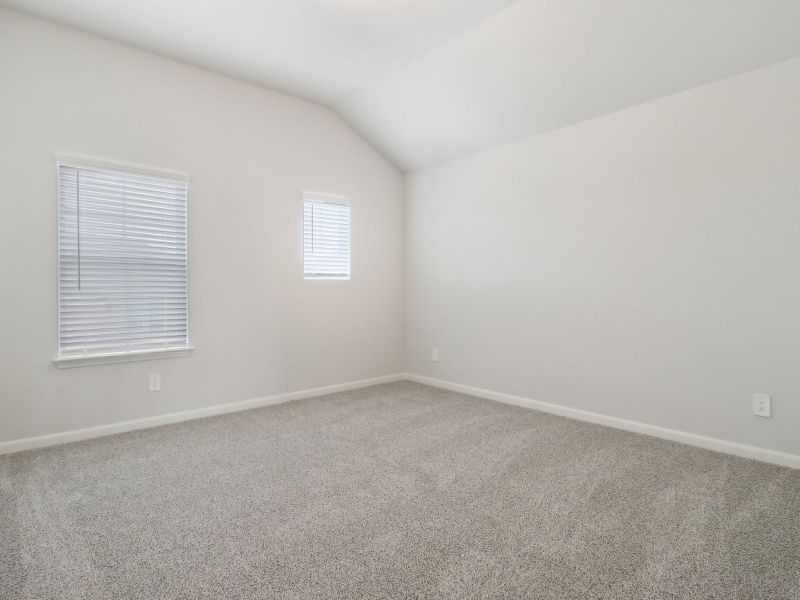 Spacious, unfurnished interior of a new home in Arcadia Ridge - Classic Series, San Antonio (Image 25).