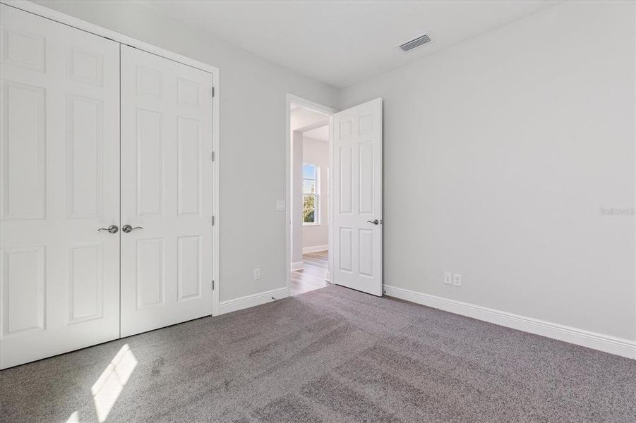 Spacious, unfurnished interior of a new home in Mirada, San Antonio (Image 17).