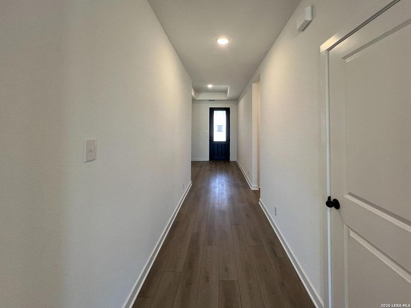 Spacious, unfurnished interior of a new home in Nopal Valley, San Antonio (Image 15). Spacious, unfurnished interior of a new home in Nopal Valley, San Antonio (Image 15).