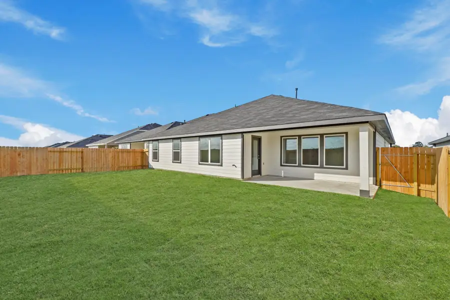 Exterior details and patio area of a home in Medina, Dayton (Image 4).