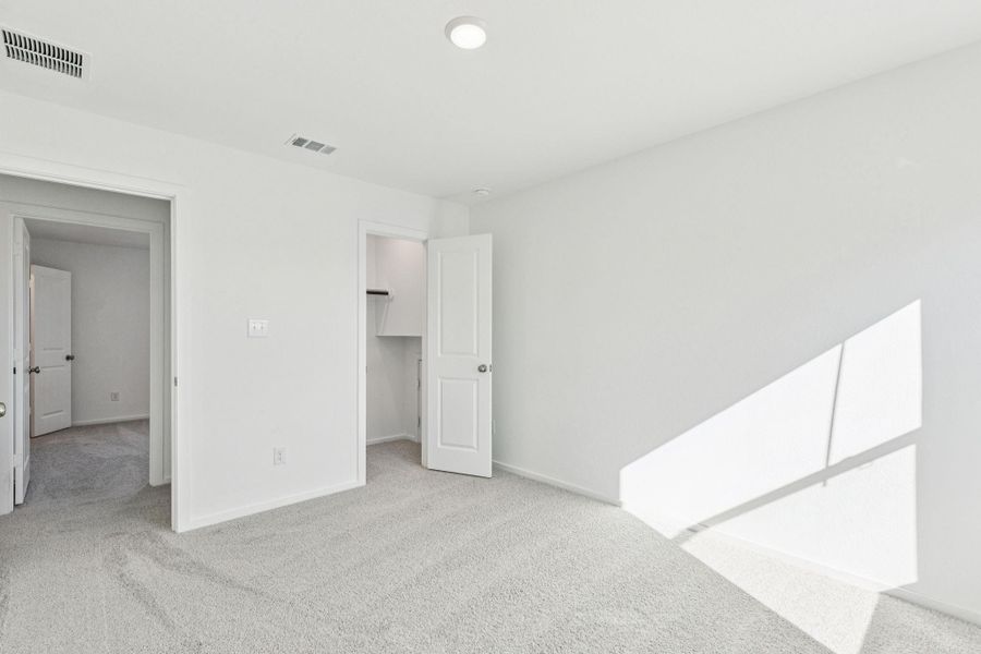Spacious, unfurnished interior of a new home in Montgomery Bend, Montgomery (Image 30).