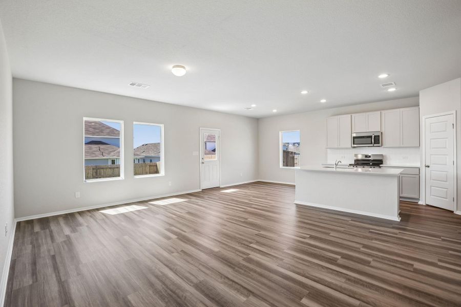 Spacious, unfurnished interior of a new home in Edgebrooke, Pflugerville (Image 26). Spacious, unfurnished interior of a new home in Edgebrooke, Pflugerville (Image 26).
