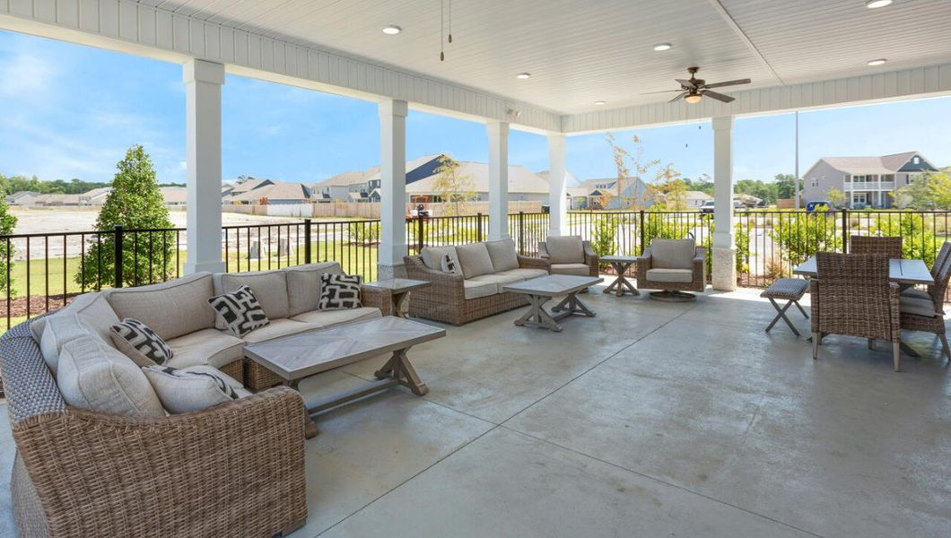 Community amenities in Waterside Townhomes, Surf City (Image 38).
