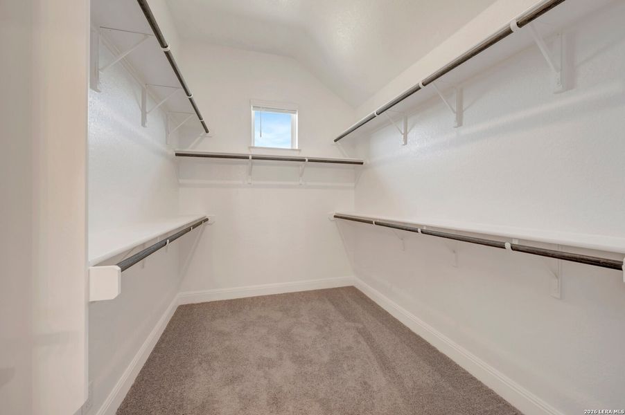 Spacious, unfurnished interior of a new home in Davis Ranch 50', San Antonio (Image 36).