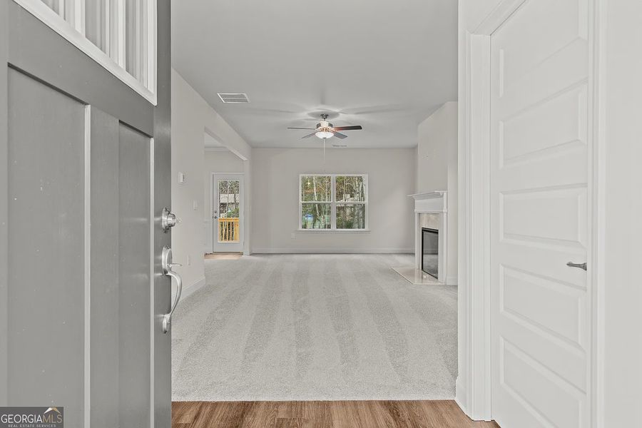 Spacious, unfurnished interior of a new home in Canterbury Villas, Carrollton (Image 14).