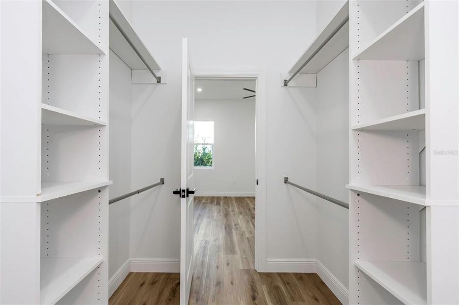 Main Bedroom/ Walk in Closet