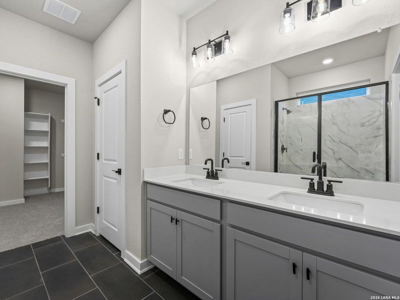 Furnished interior view inside a new home in Saddle Creek Ranch, Cibolo (Image 10).