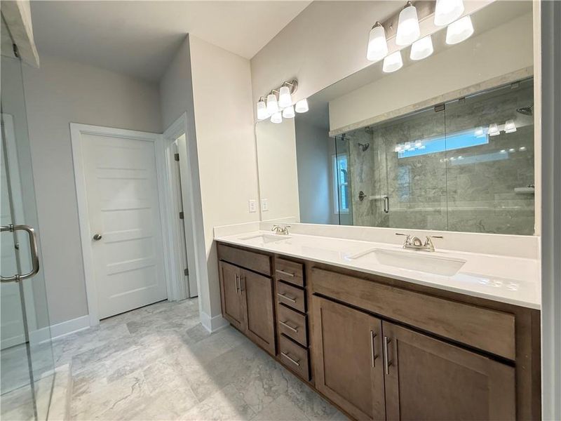 Furnished interior view inside a new home in Ponderosa Farms Manor, Gainesville (Image 11).