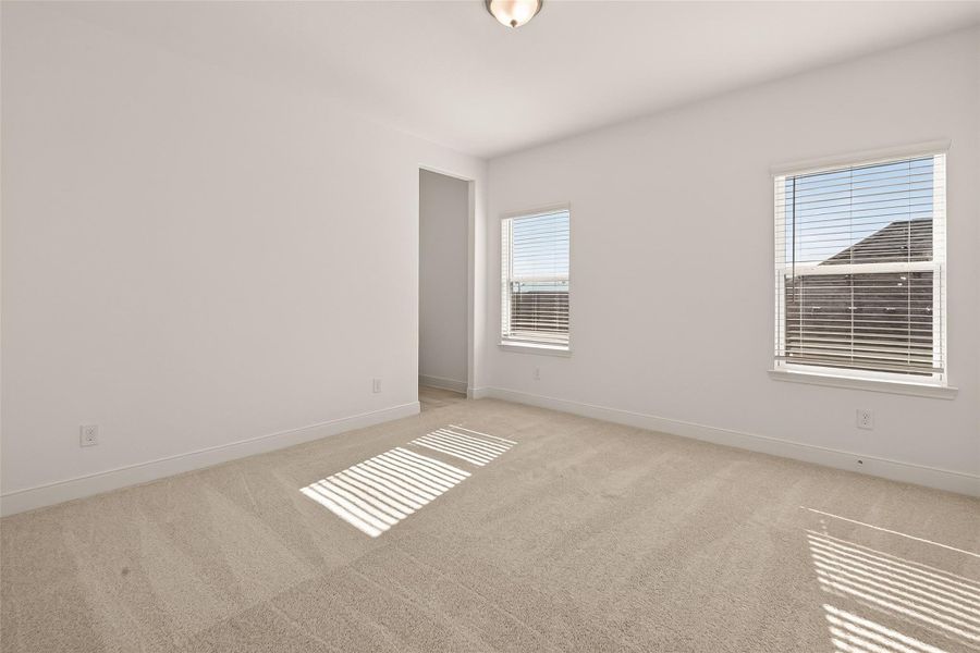 Spacious, unfurnished interior of a new home in Lago Mar, Texas City (Image 35).