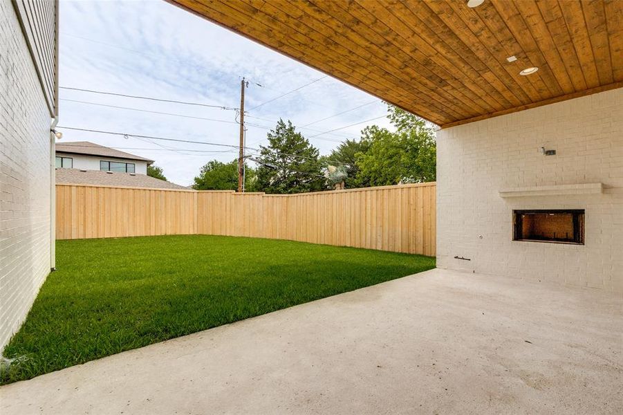 Exterior details and patio area of a home in , Dallas (Image 23).