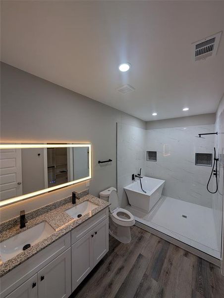 Furnished interior view inside a new home in , Dallas (Image 6).