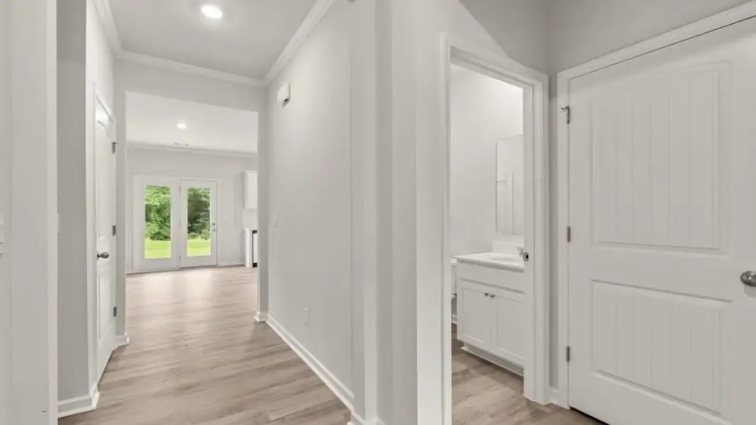 Spacious, unfurnished interior of a new home in Lost Creek, Dallas (Image 23). Spacious, unfurnished interior of a new home in Lost Creek, Dallas (Image 23).