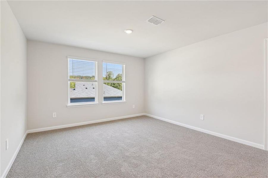 Spacious, unfurnished interior of a new home in The Oaks at Dawson, Dawsonville (Image 20).