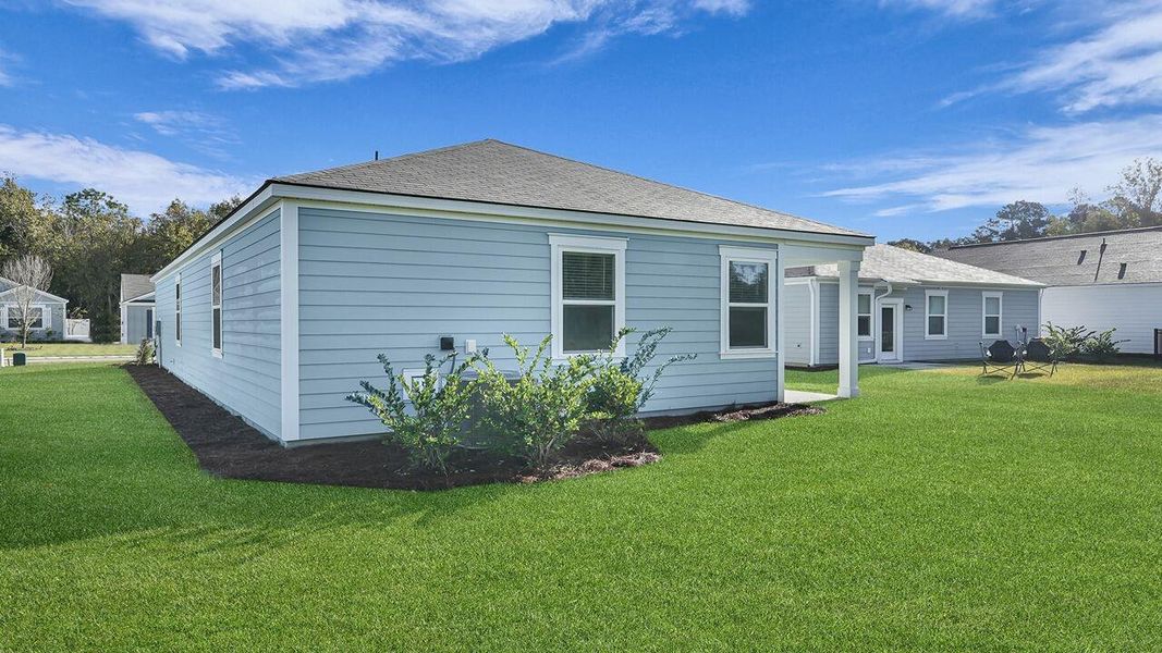Exterior details and patio area of a home in The Oaks at Center Station, Hollywood (Image 3).