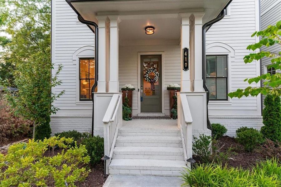 Exterior details and patio area of a home in Manning on the Square, Alpharetta (Image 34).