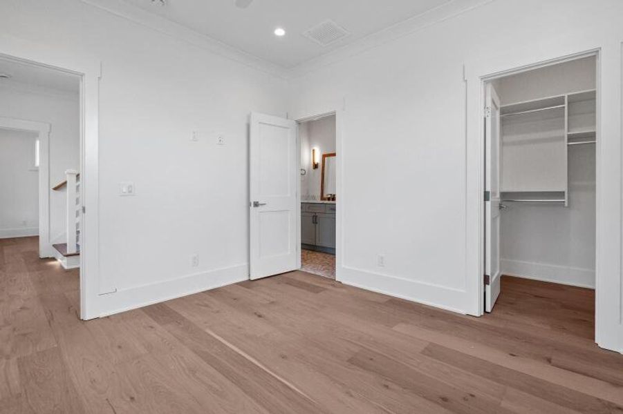 Spacious, unfurnished interior of a new home in , Edisto Beach (Image 24).