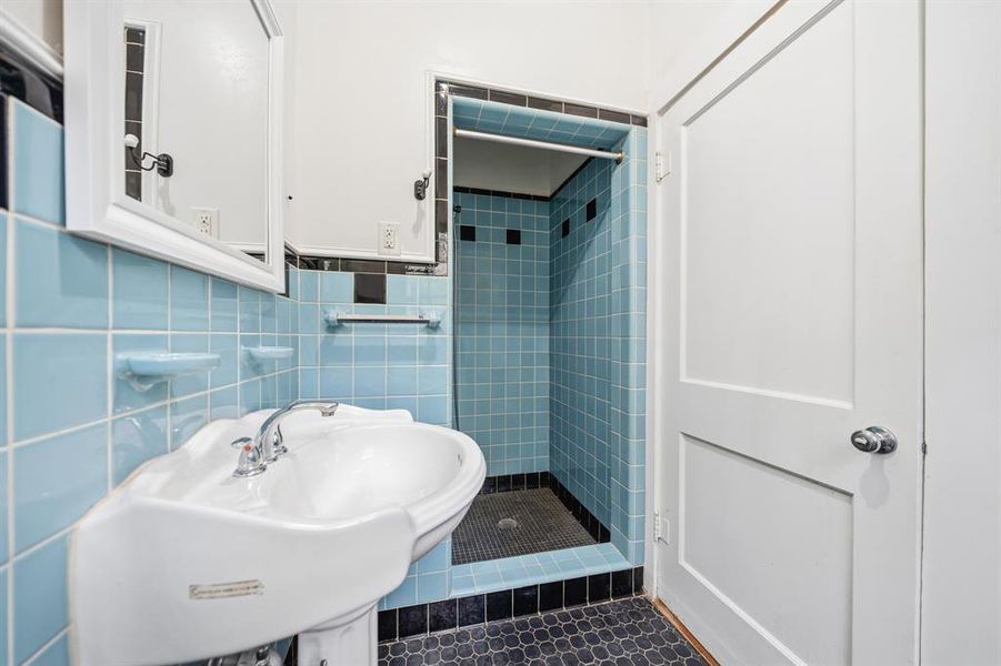 Furnished interior view inside a new home in , Hillsboro (Image 11).