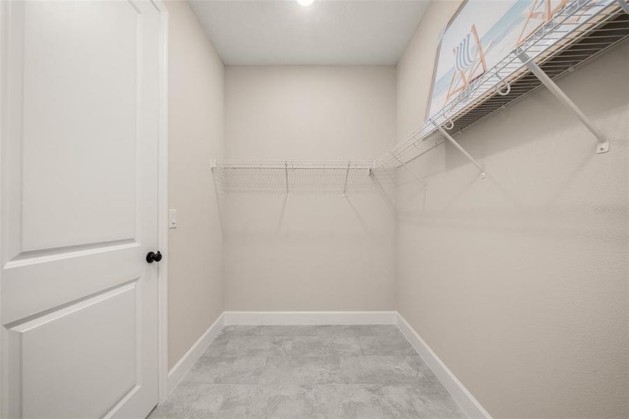 Spacious, unfurnished interior of a new home in , Sebring (Image 26).