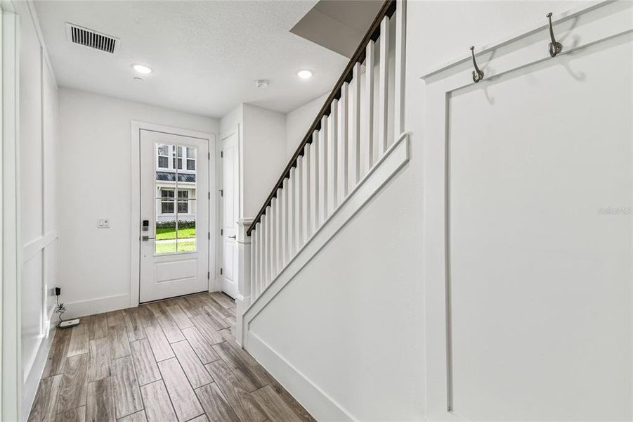 Spacious, unfurnished interior of a new home in Vdara, Orlando (Image 19).