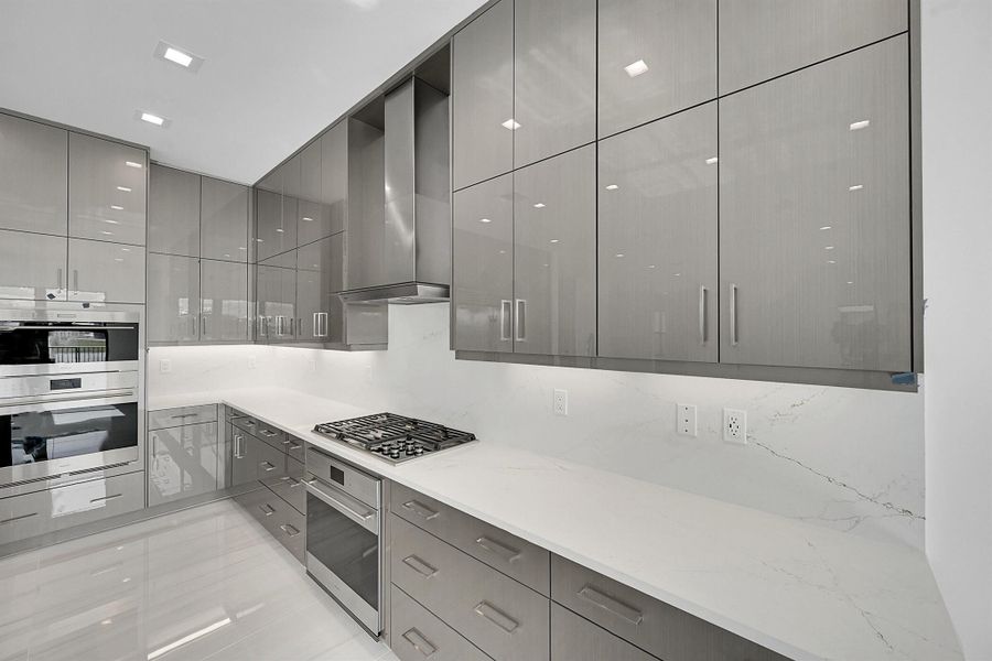 Furnished interior view inside a new home in Apex at Avenir, Palm Beach Gardens (Image 4).