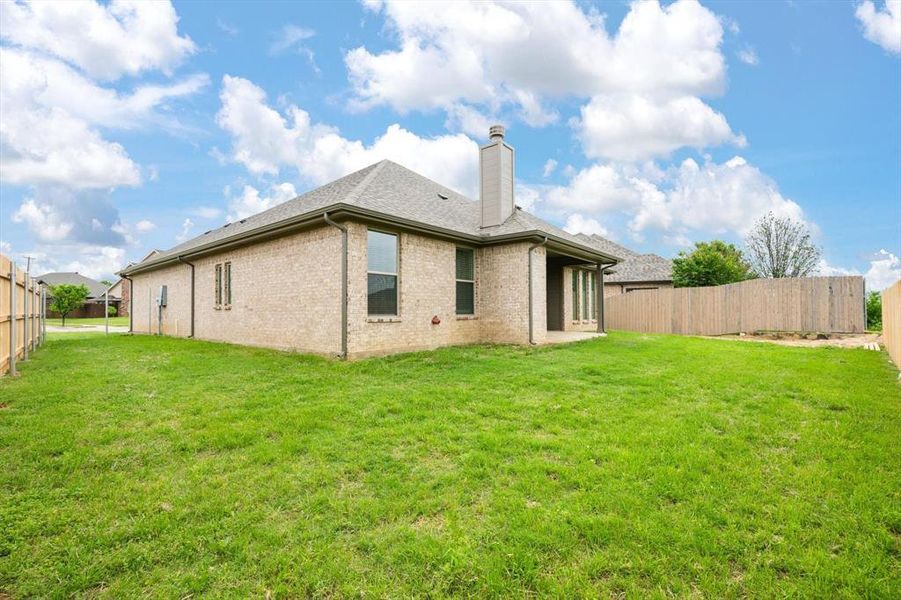 Exterior details and patio area of a home in , Cleburne (Image 23).