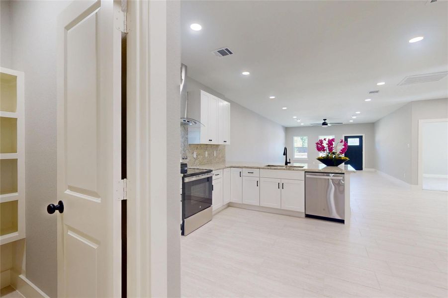 Furnished interior view inside a new home in , Houston (Image 8). Furnished interior view inside a new home in , Houston (Image 8).