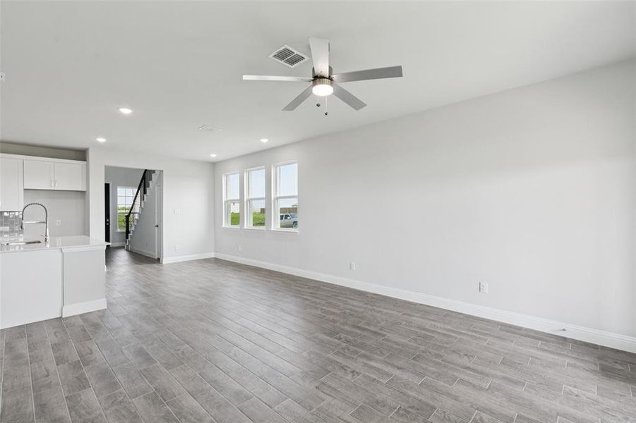 Spacious, unfurnished interior of a new home in Bellagio, Forney (Image 16).