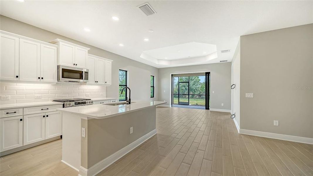 Furnished interior view inside a new home in Vicenza, Venice (Image 11).