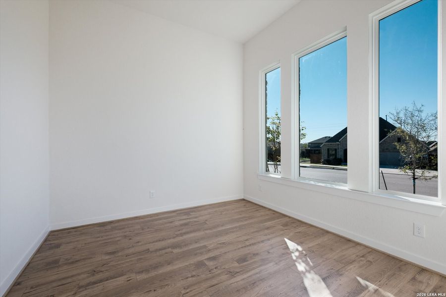 Spacious, unfurnished interior of a new home in Foxbrook, Cibolo (Image 11).