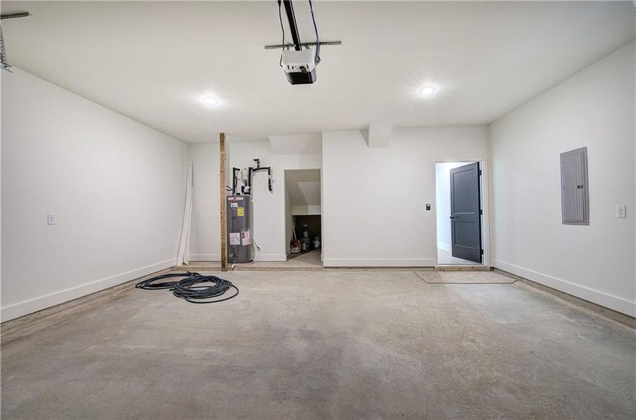 Spacious, unfurnished interior of a new home in , Taylorsville (Image 20).