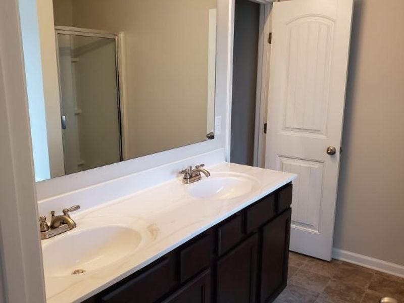 Representative interior finishes for a home built from the Brentwood by Piedmont Residential in Hampton Ridge, Jefferson (Image 14).