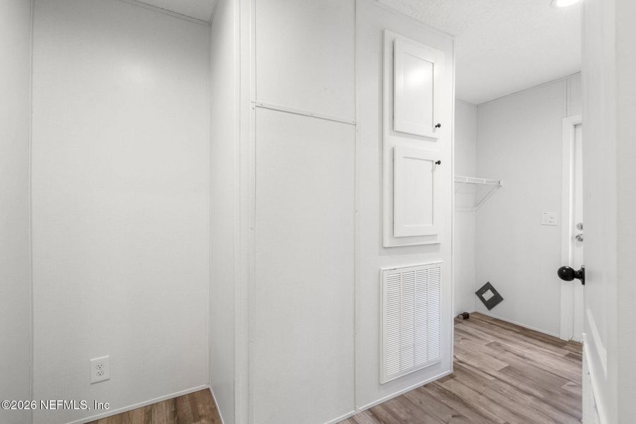 Spacious, unfurnished interior of a new home in , Hawthorne (Image 20).